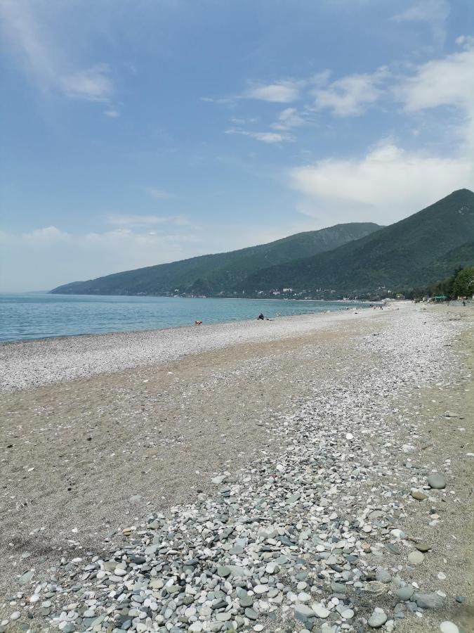 Гостевой Дом В Гаграх"Море Солнца" Экстерьер фото
